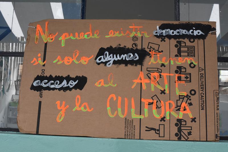 Cartel del taller sobre democracia, arte y cultural. Créditos de la foto: Canal IPe